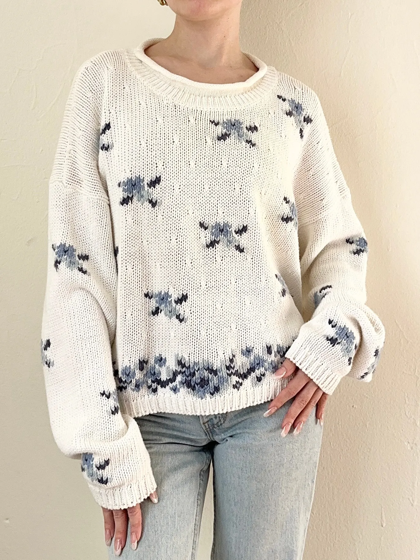 80s 90s White and Blue Floral Knit Sweater (M)