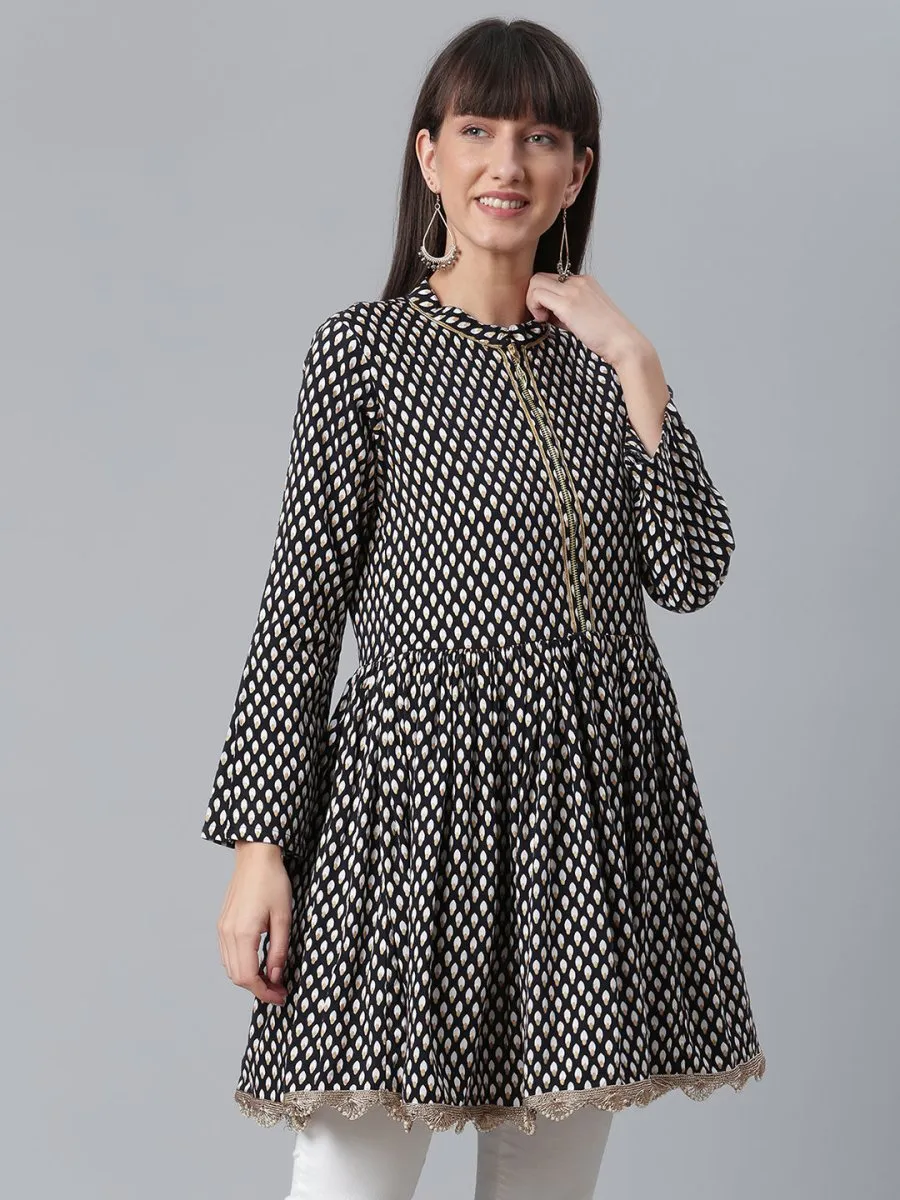 Ahalyaa Black & White Printed Tunic