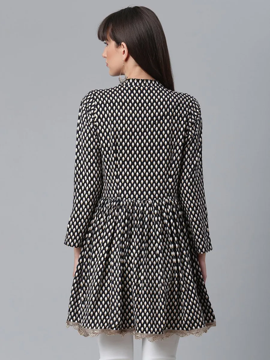 Ahalyaa Black & White Printed Tunic