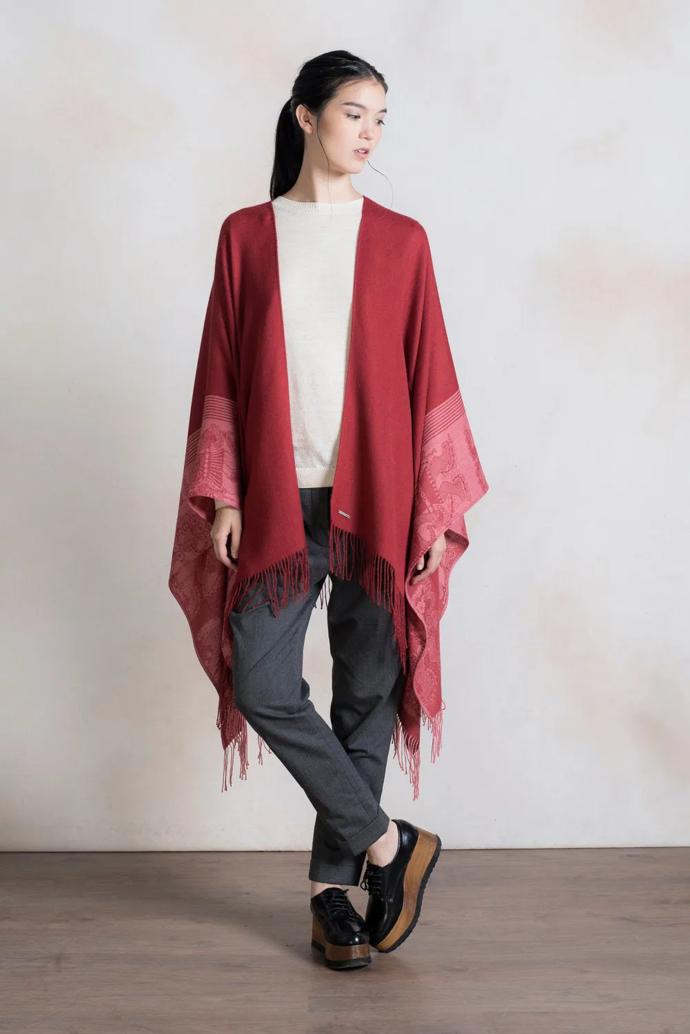 Paracas - 17 Cape Royal Alpaca Color Red